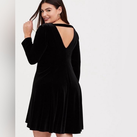 torrid Dresses & Skirts - Torrid Mini Velvet Fluted Dress